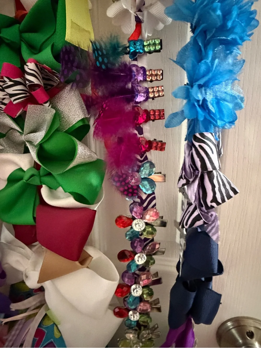 170 + Assorted Kids Multi-Color Hair Bow - and Clips different sizes / colors
